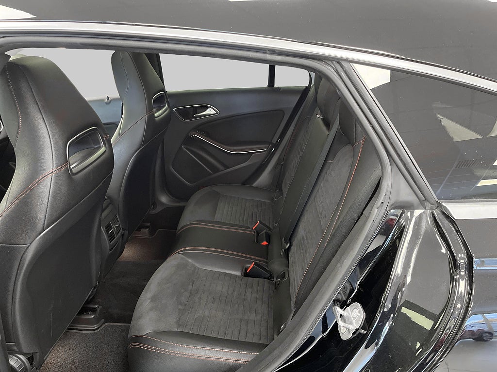 Mercedes-Benz CLA 180 180 Shooting Brake 7G-DCT AMG Line Euro 6 – bild 9