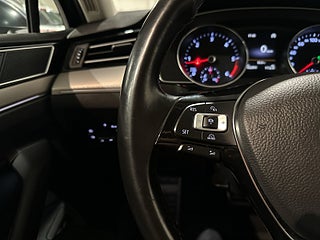 Volkswagen Passat Alltrack 2.0 TDI AWD CarPlay Drag Dvärm Kamera skinn SoV – bild 20