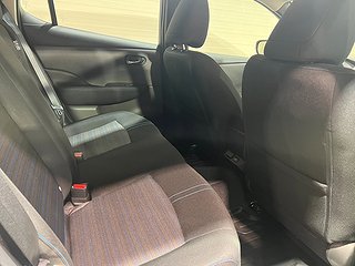 Halvkombi Nissan Leaf 7 av 17