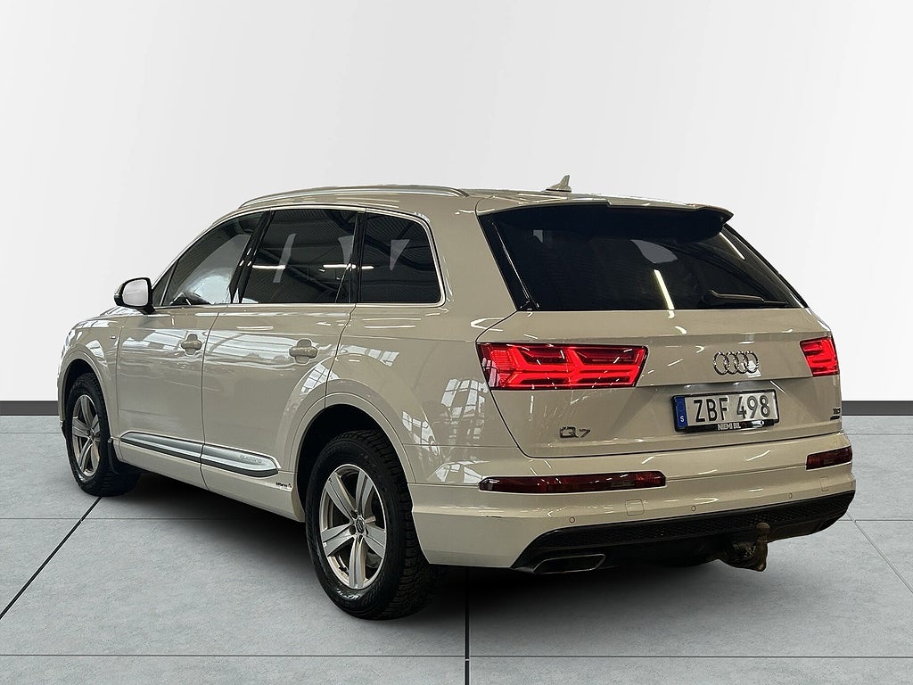 Audi Q7 3.0 TDI V6 Quattro SLine/7-sits/Drag/Pano/Värm