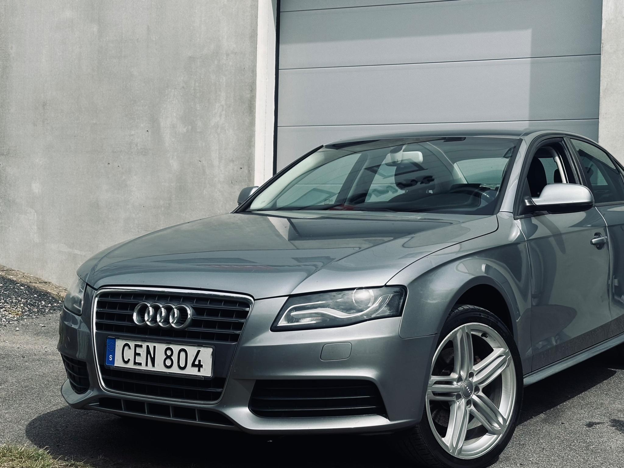 Audi A4 2010, bild 2/10