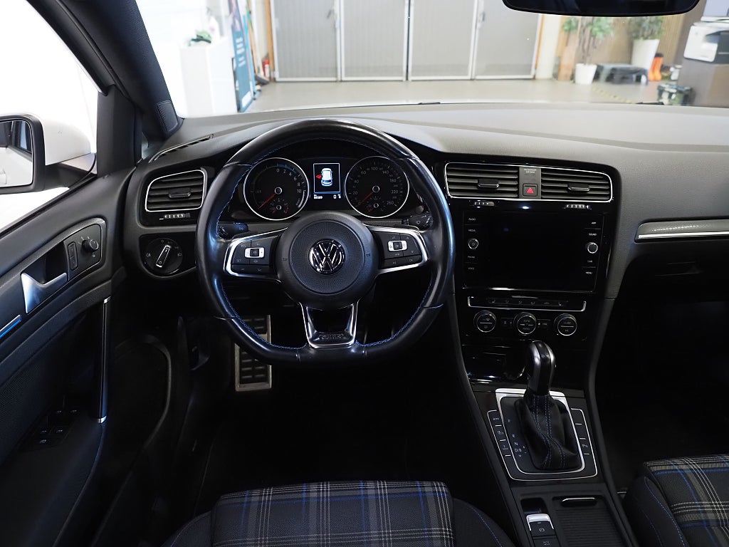 Volkswagen Golf GTE 1.4 TSI 204hk Plug-In Hybrid | Värmare | 2020