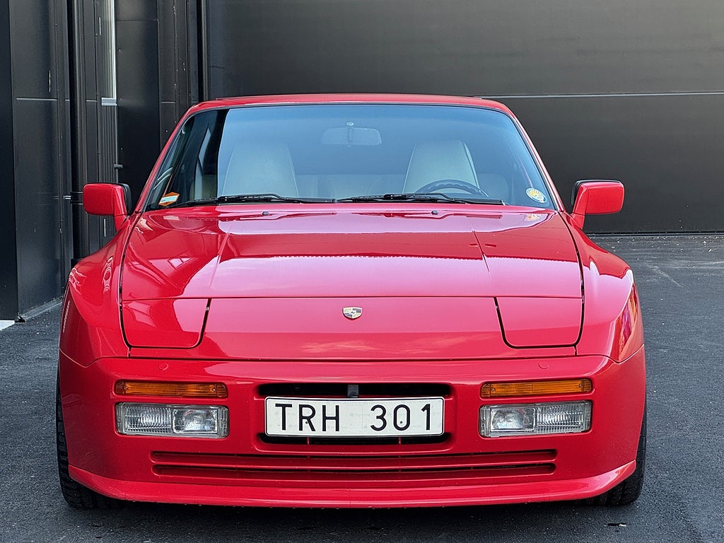 Porsche 944 S2