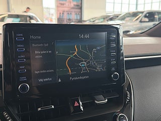 Toyota Corolla Hybrid e-CVT Style S&V-hjul/Kamera/Navi/AdaptivFart – bild 17