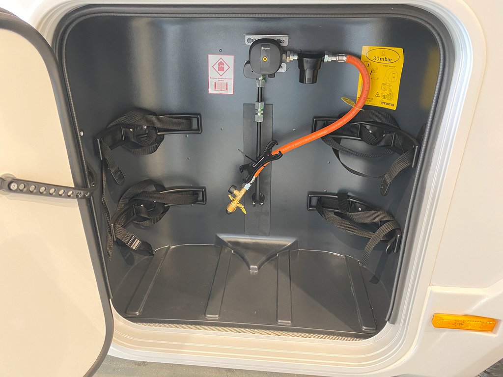 Adria Sonic Plus 700 SL / ALDE / Aut 180hk / Taksäng / Ugn - Adria