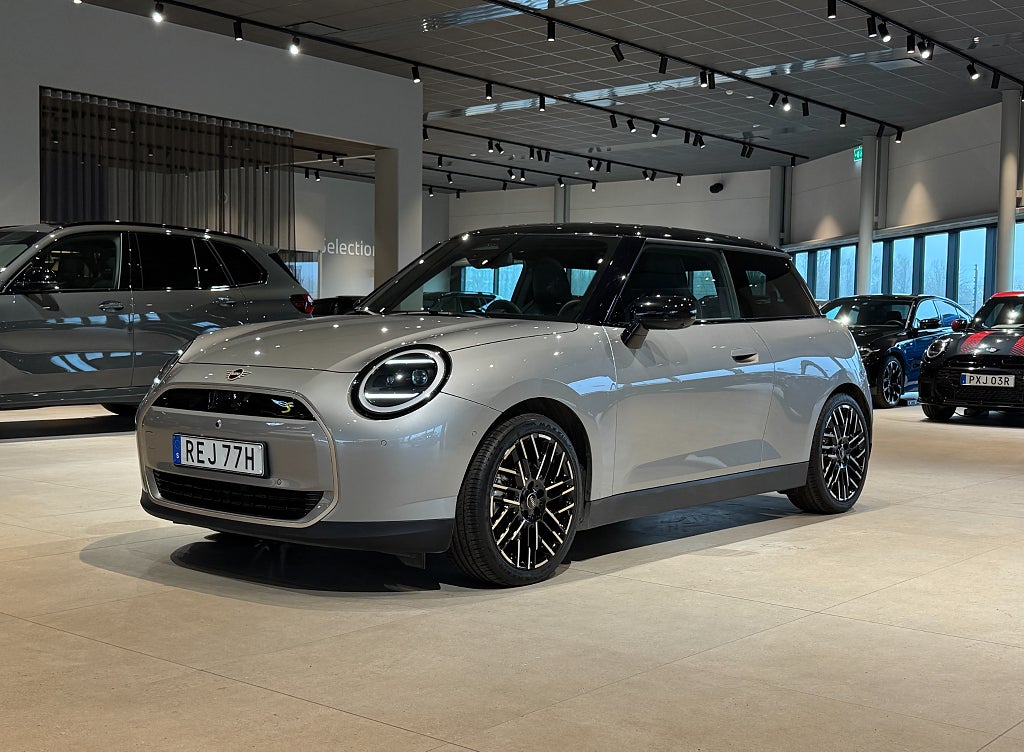 MINI Cooper SE Favoured Utrustad med XL paket Pano H/K V-Hjul ingår