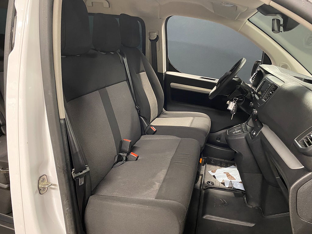 Bild på Citroën SpaceTourer ë- 75kwh L3 FEEL - 9-SITS