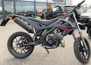 Moped/EU-Moped Rieju MRT Supermotard Black Edition 2 av 5