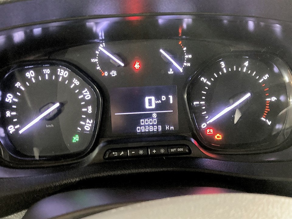 Bild på Citroën Jumpy Business Premium 2.0 BHDi 180hk Aut L3 - B-KAMERA, DRAG