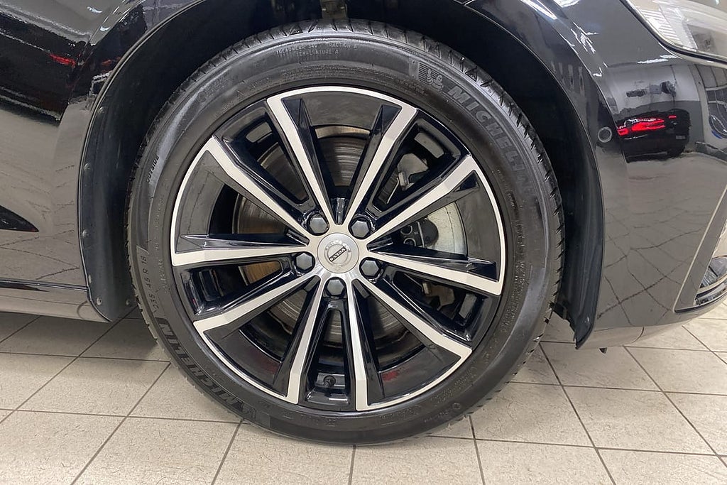 Volvo V60 T6 Plus Dark Edition