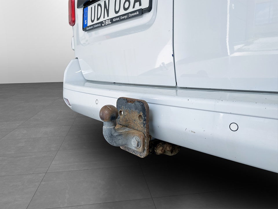Bild på Peugeot Expert PRO+ 2.0 BHDi 145hk Aut L2 B-KAMERA DRAG