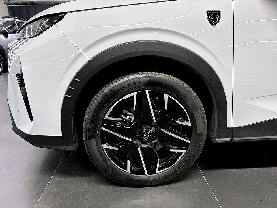 Bild på Peugeot 5008 GT Hybrid 145hk Aut 7-SITS B-KAMERA CARPLAY