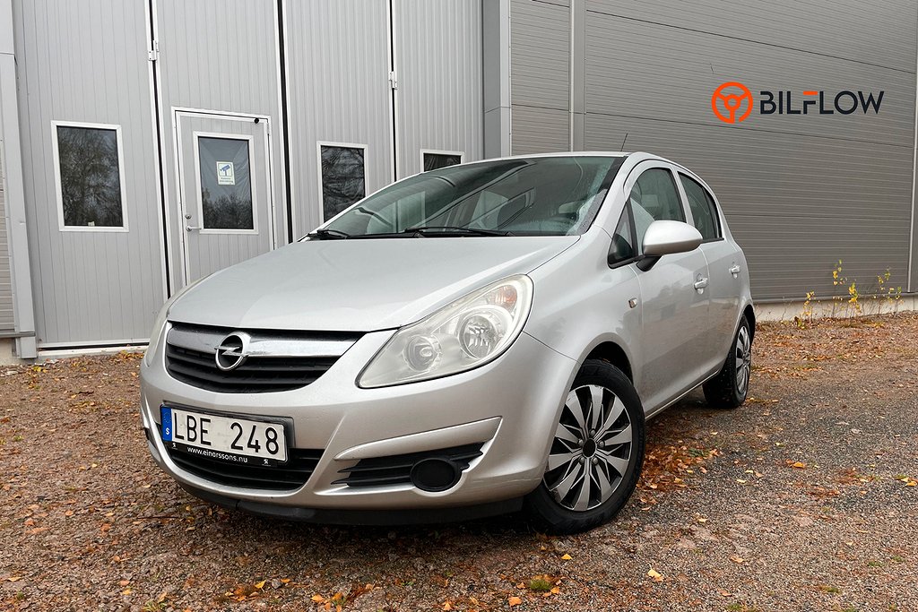 Opel Corsa 5-dörrar/Nybesiktigad u.a/F.servicebok/Snål