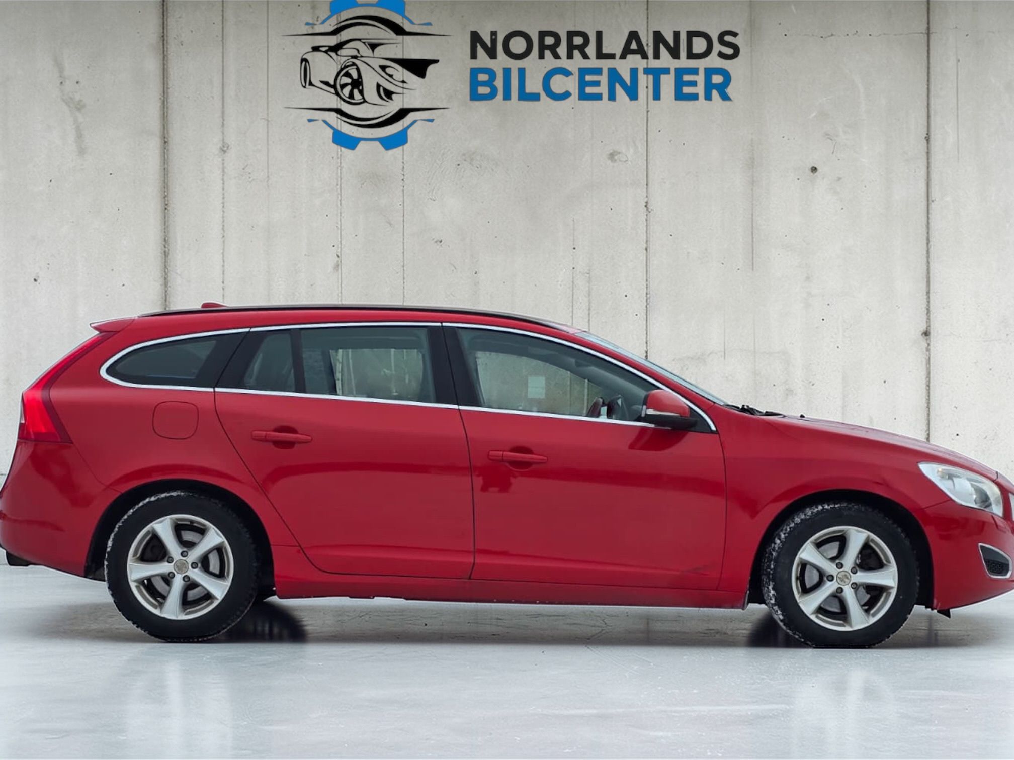 Volvo V60 T3 Momentum 2012, photo 5/39