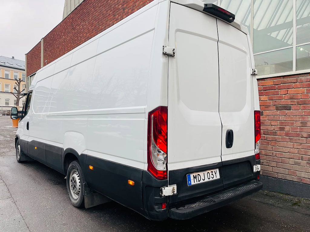 Iveco Daily 2023 - miniatyr 3