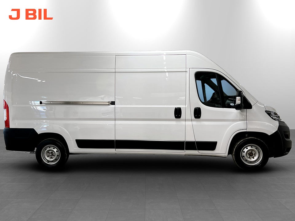 Bild på Peugeot Boxer PRO+ 335 2.2 BHDi 140hk L3H2 B-KAMERA DRAG