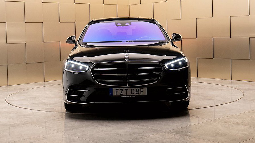 Den sjunde generationen av Mercedes S-klass lanserades 2020. 