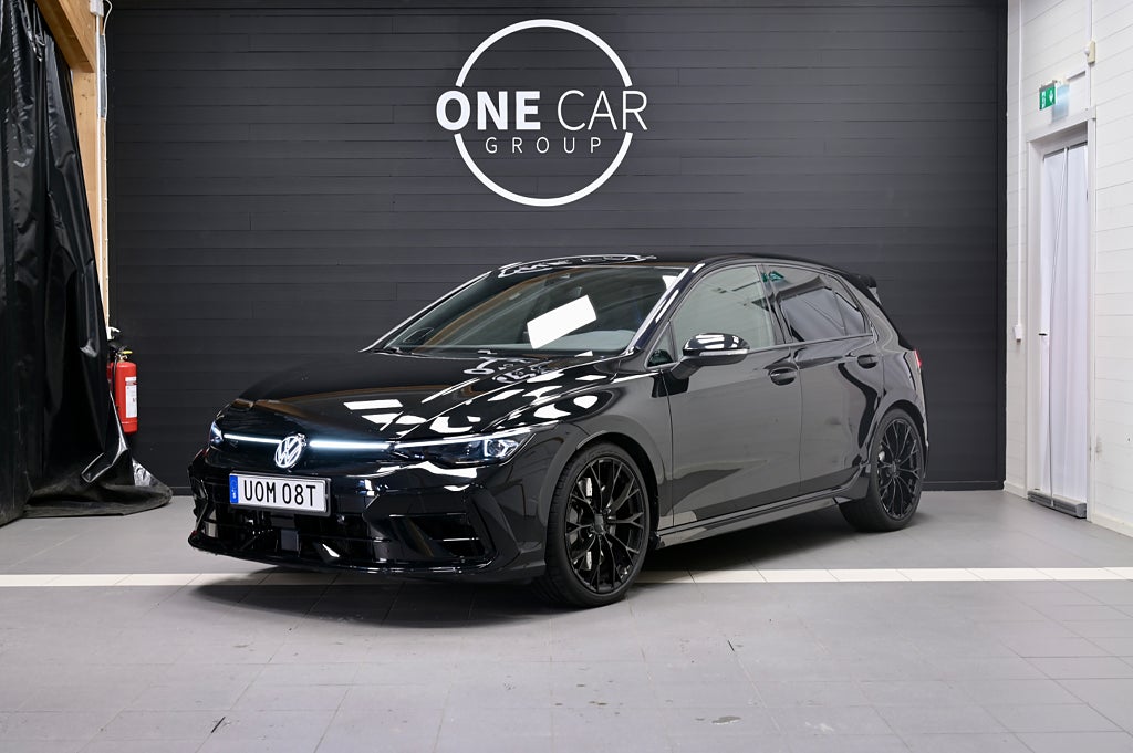 Volkswagen Golf R 2.0 TSI Black edt Facelift H/k Akrapovic 333hk MOMS