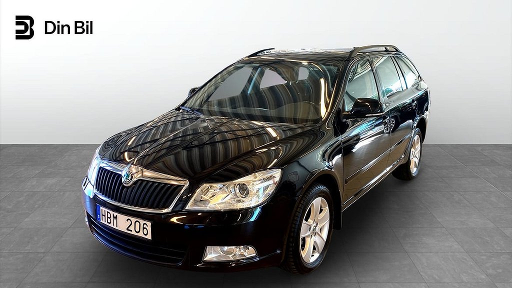 Skoda Octavia Kombi 2.0TDi Aut 4X4 Elegance 1-ägare låga mil