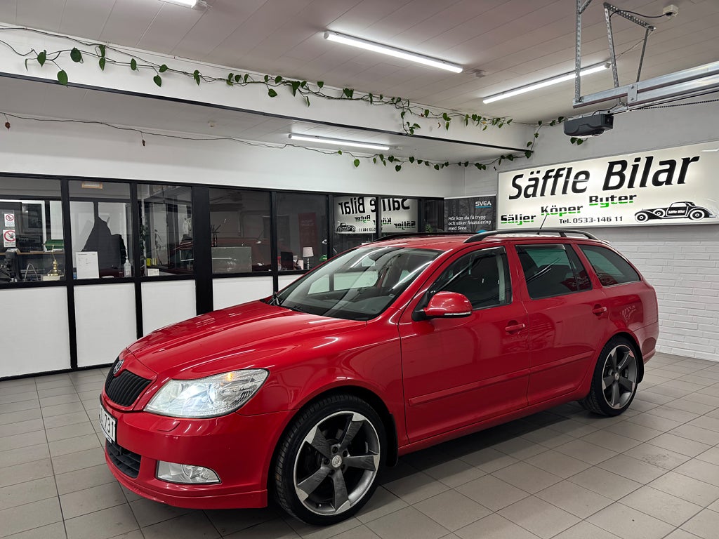 Skoda Octavia Kombi 1.6 TDI|Full Servad|Dragkrok|Elegance Euro 5