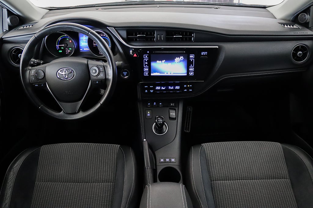 Toyota Auris Touring Sports Hybrid Executive Värmare B-kamera