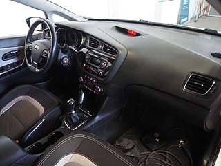 Halvkombi Kia Ceed 9 av 21