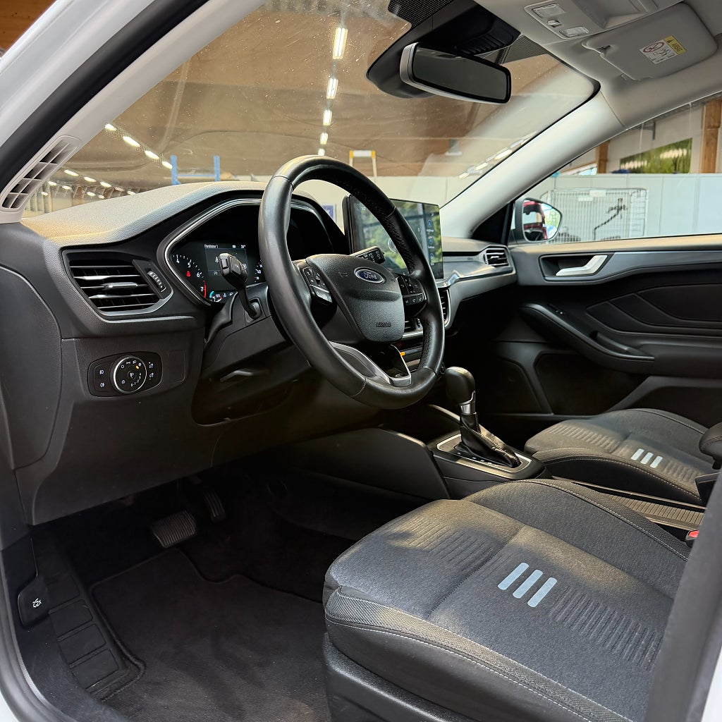 Ford Focus Active 1.0 Hybrid Business Carplay Backkamera
