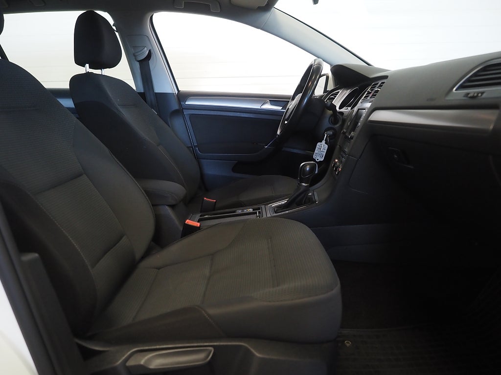 Volkswagen Golf Sportscombi 1.6 TDI| Backkamera | P-Sen | Drag | 2016