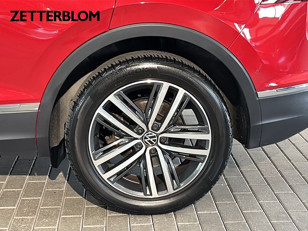 SUV Volkswagen Tiguan 13 av 17