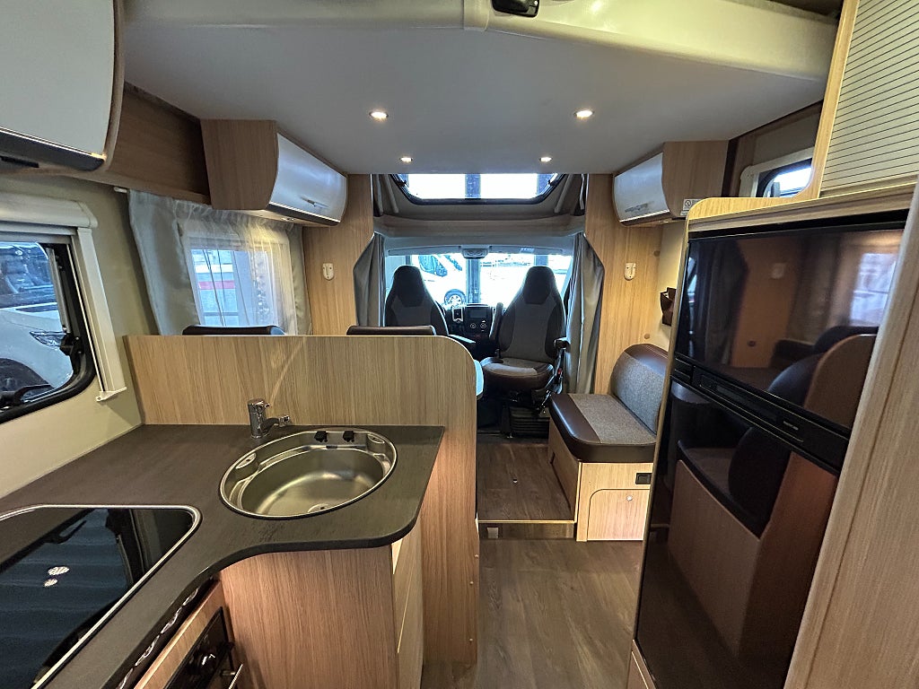 Sunlight Capron T68 / Taksäng /Solcell / Ugn / Utv. dusch  - Sunlight