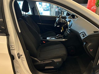 Peugeot 308 1.5 130hk Psensorer/Kamera/MoK-Värm/SoV-däck