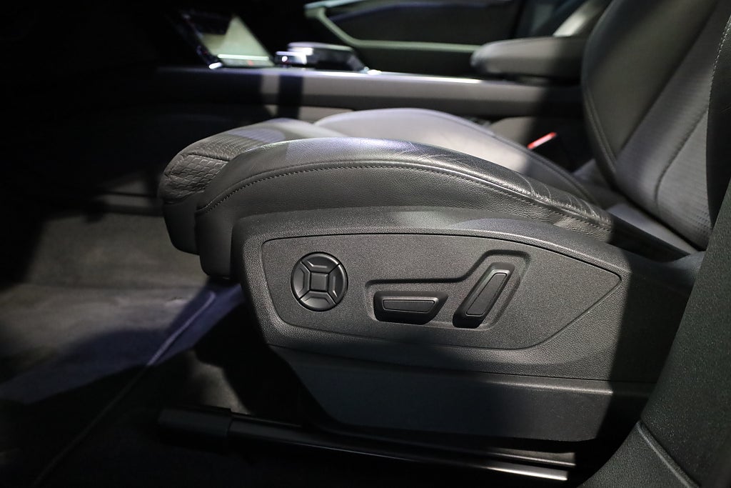 Audi q8-e-tron 50 Quattro S line Navi Kamera Leasbar V-Hjul 2024