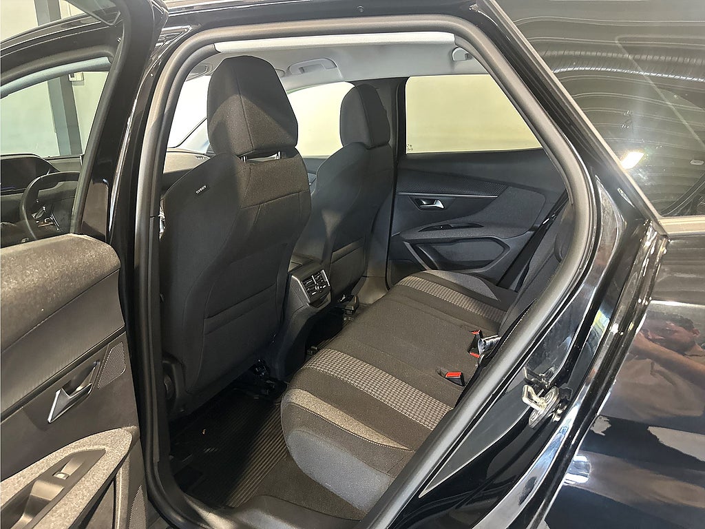 Bild på Peugeot 3008 Active 1.2 PT 130hk - B-KAMERA, CARPLAY