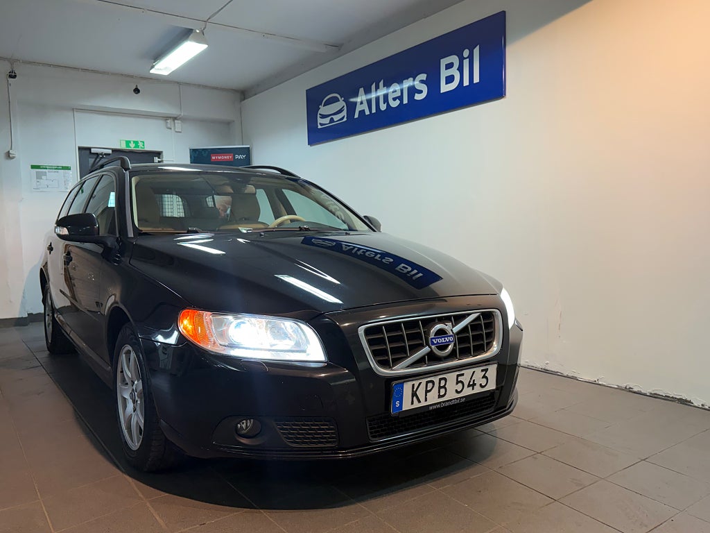 Volvo V70 2.4D Momentum  175 HK mycket fin bil