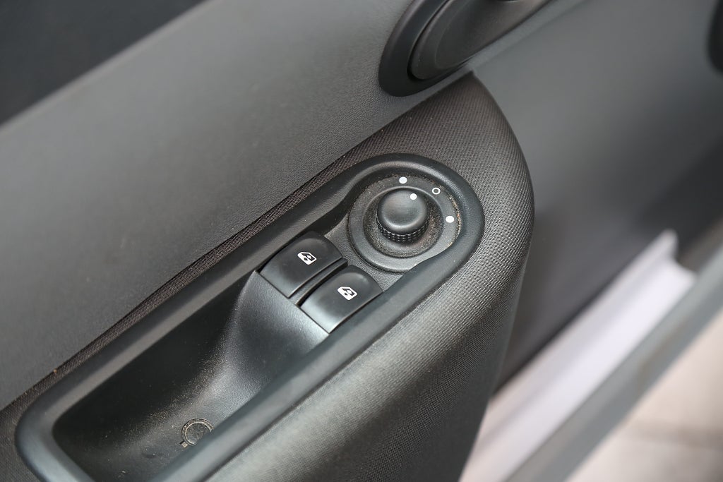 Renault Clio 1,6 112hk Automat 5-dörrars Motorv l Nybesik l Ny K-rem 2006