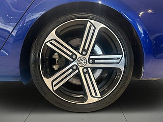Volkswagen Golf R 2.0 TSI BMT 4Motion Mvärme Panorama S&V-däck Bkamera – bild 14