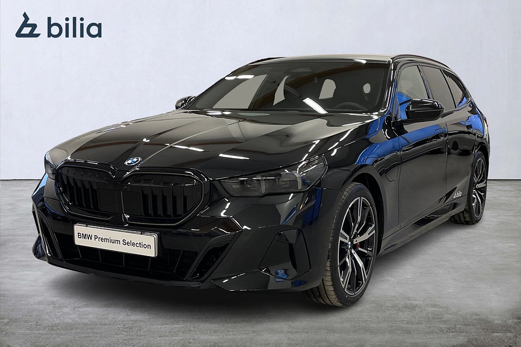 BMW 550 e xDrive Touring M Sport Pro B&W Panorama Kamera Drag 