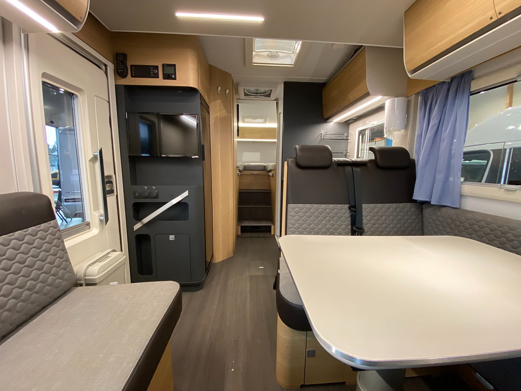 Adria Matrix Axess 670 SL /Taksäng/Solcell/B-körkort/Maxx-fan/EL-Patro - Adria