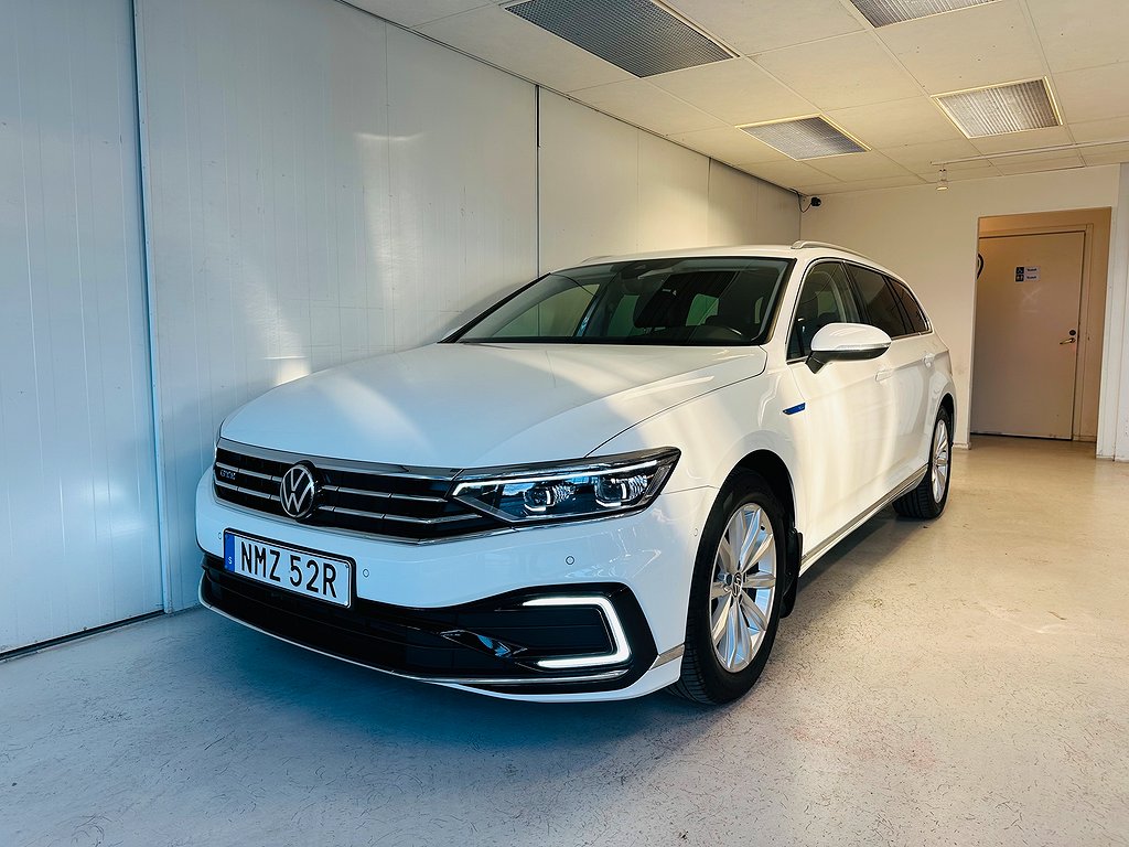 Volkswagen Passat GTE Executive Drag Cockpit Navi BLIS 218hk