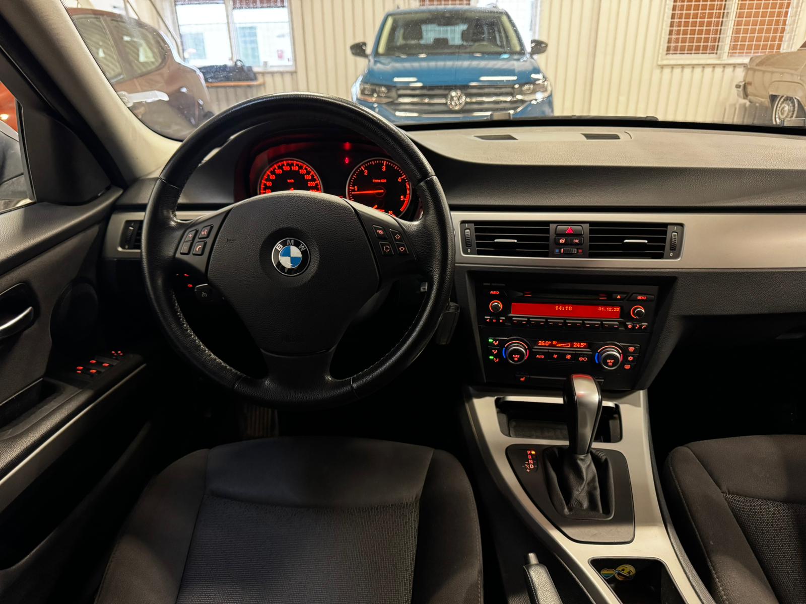 BMW 320 2008, bild 6/52