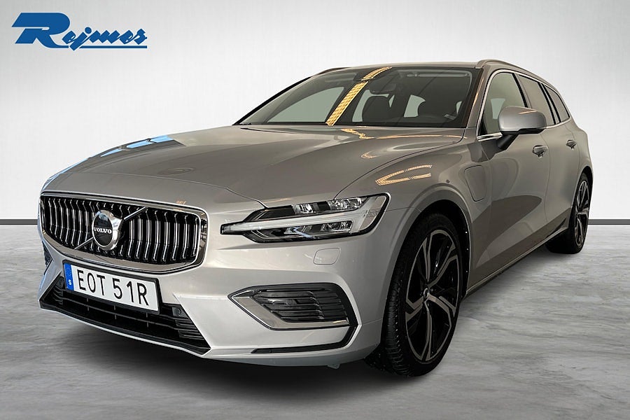 Volvo V60 Recharge T6 Core Edition/19"/B-Kamera/Keyless/BLIS