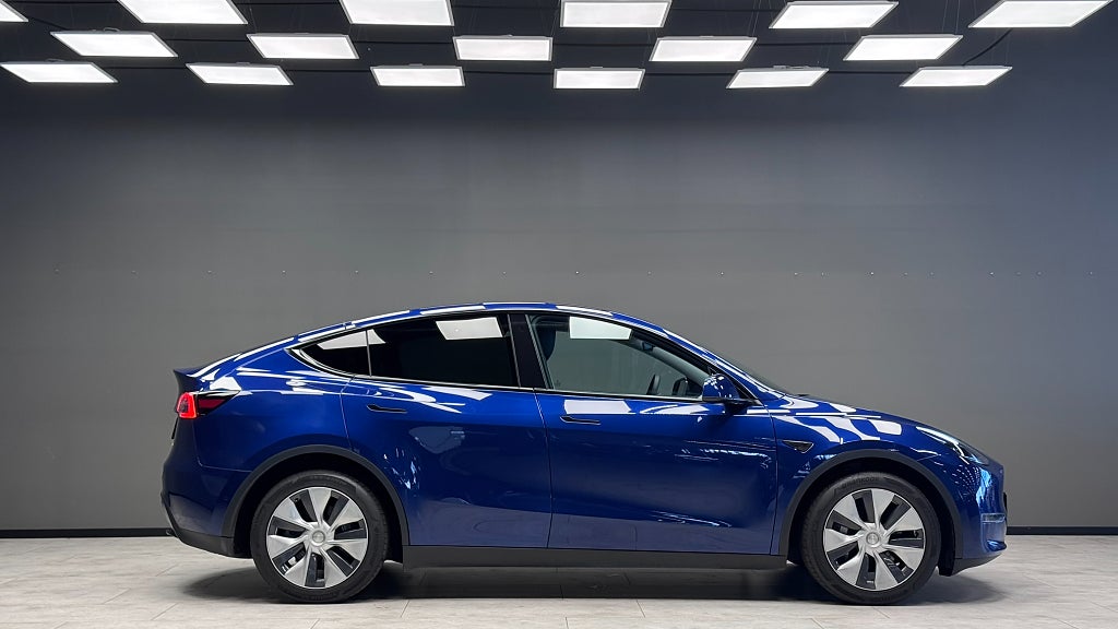 Tesla Model Y 2022 - miniatyr 4