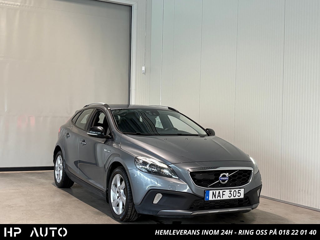 Volvo V40 Cross Country D3 150hk Momentum Kamrem bytt Navi/ VOC/ D-värm/ BLIS