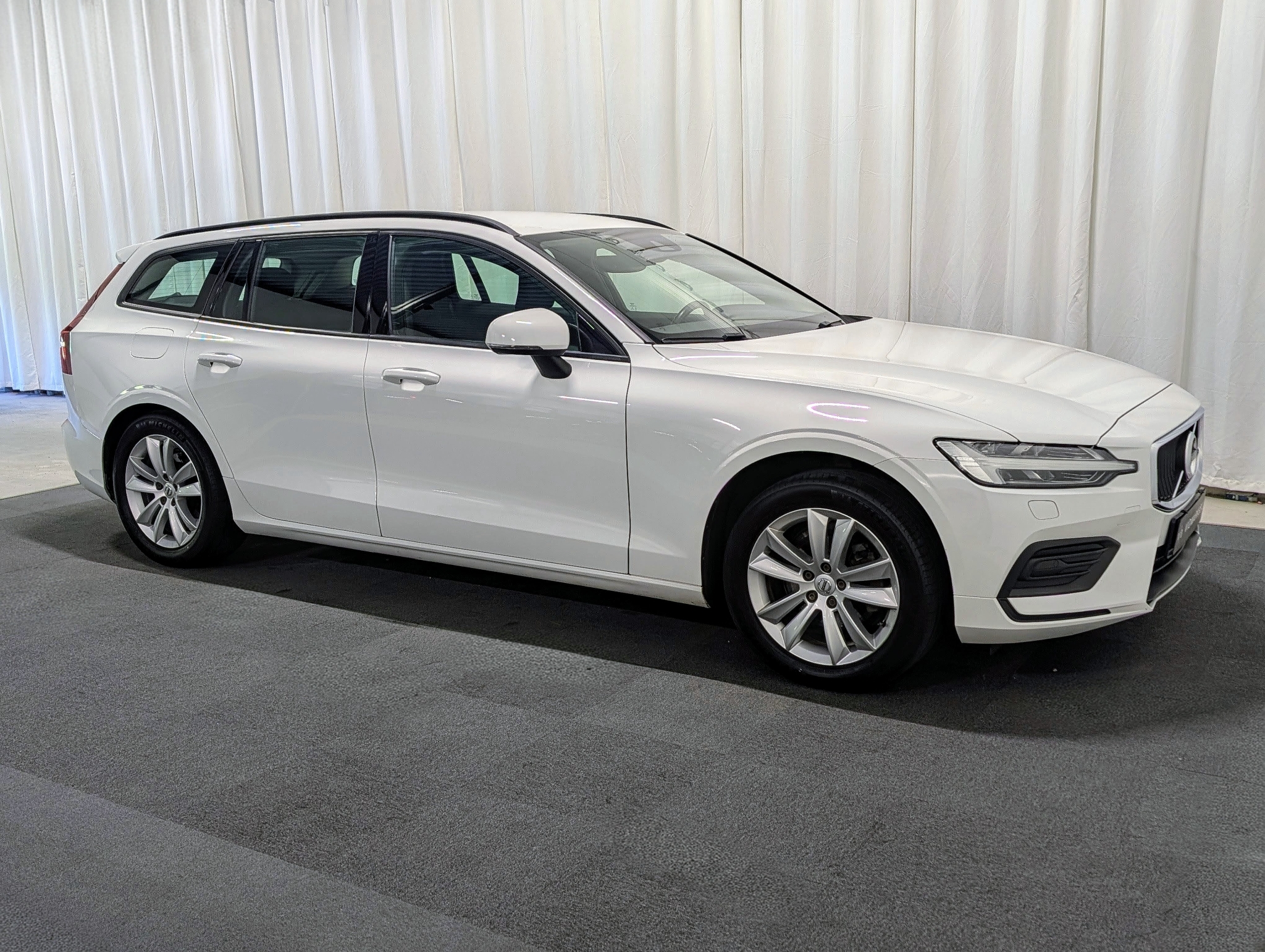 Volvo V60 D4 Geartronic Momentum 2019, bild 6/10