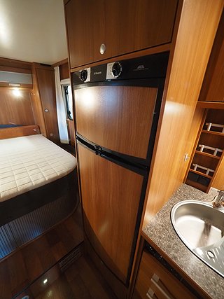 Husbil-halvintegrerad Dethleffs White Edition 13 av 20