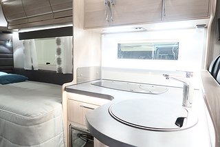 Husbil-halvintegrerad Kabe TMX 780 LT 34 av 52