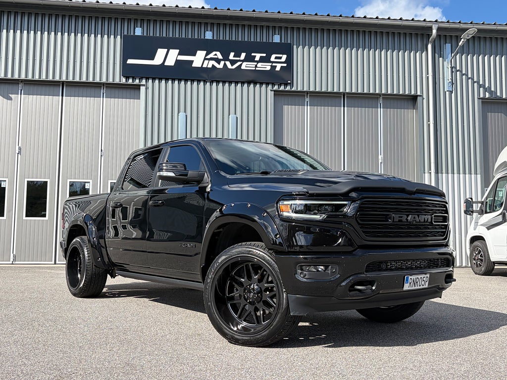 RAM 1500 Crew Cab 5.7 V8 HEMI Flex Fuel 4x4 NIGHT Limited 22"