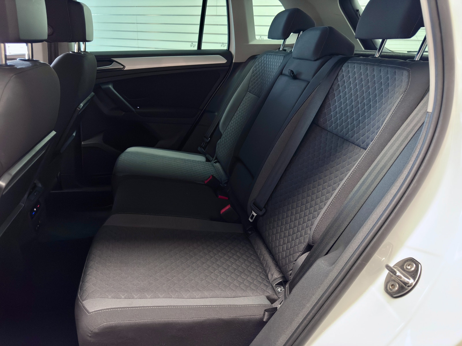 Volkswagen Tiguan TSI 150hk 4Motion | R-Line | Drag | Värmare| Backkamera 2018 - miniatyr 18