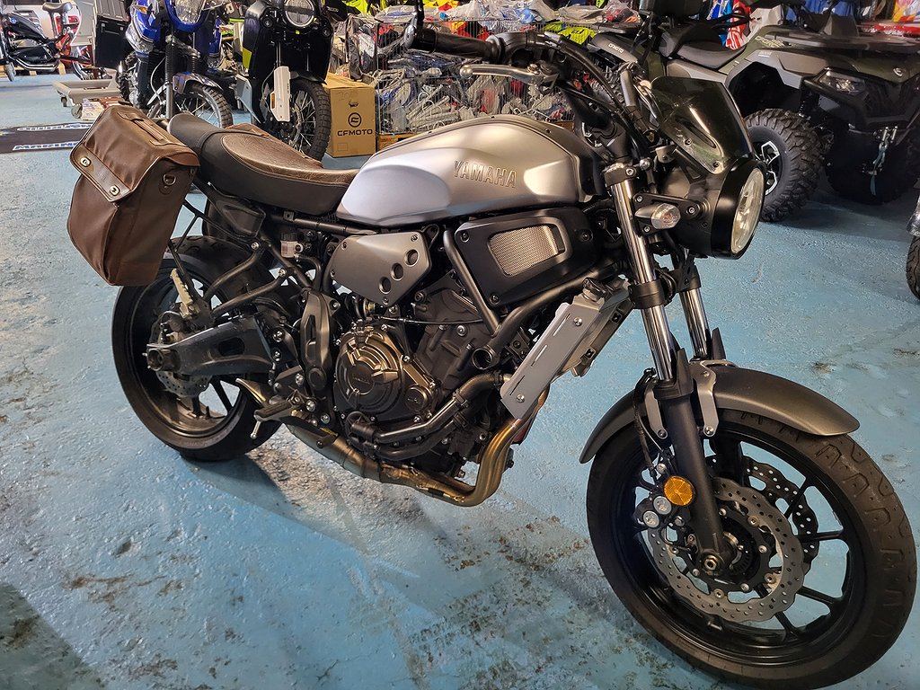 Yamaha XSR700 