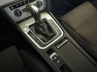 Kombi Volkswagen Passat 16 av 19
